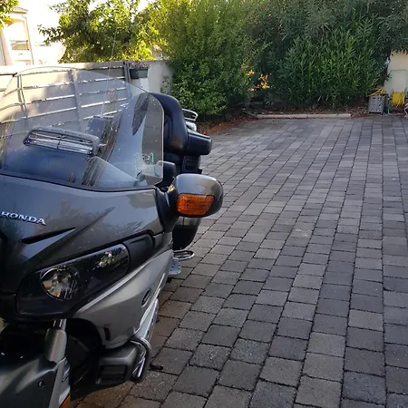 Climatisee Avec Piscine Pres De La B&B 아그